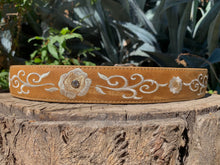 Cargar imagen en el visor de la galería, Flor Silvestre Buckle Belt (light brown)
