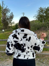 Load image into Gallery viewer, Cow print Faux Fur Jacket (black)
